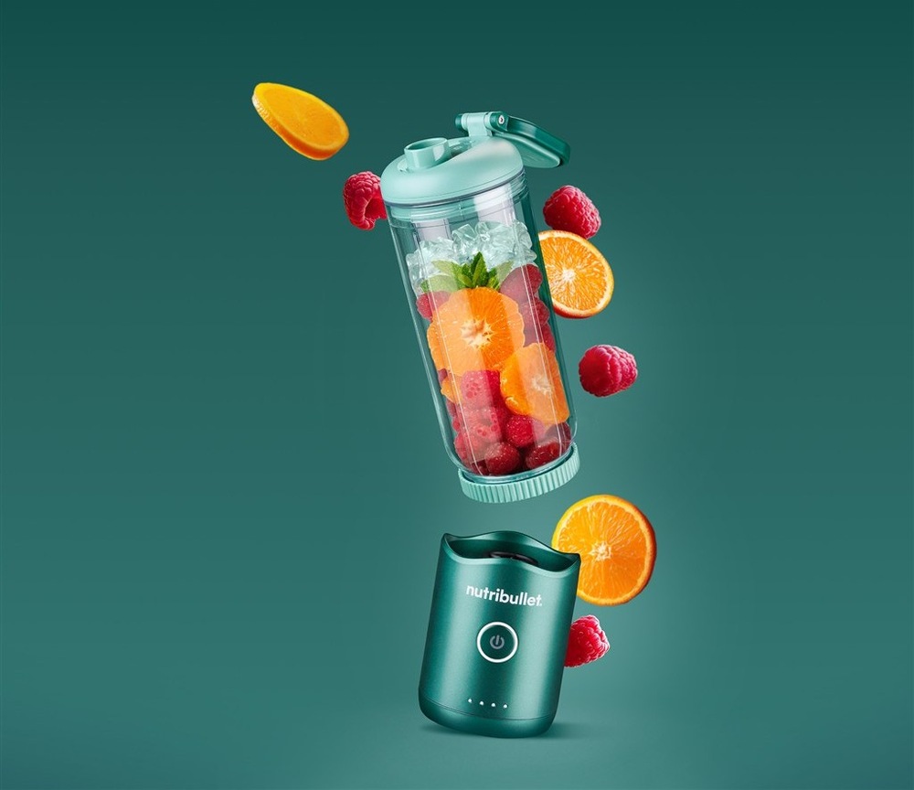 Stolný mixér Nutribullet Flex NBP013GR zelený Mixovacia nádoba naplnená čerstvým ovocím