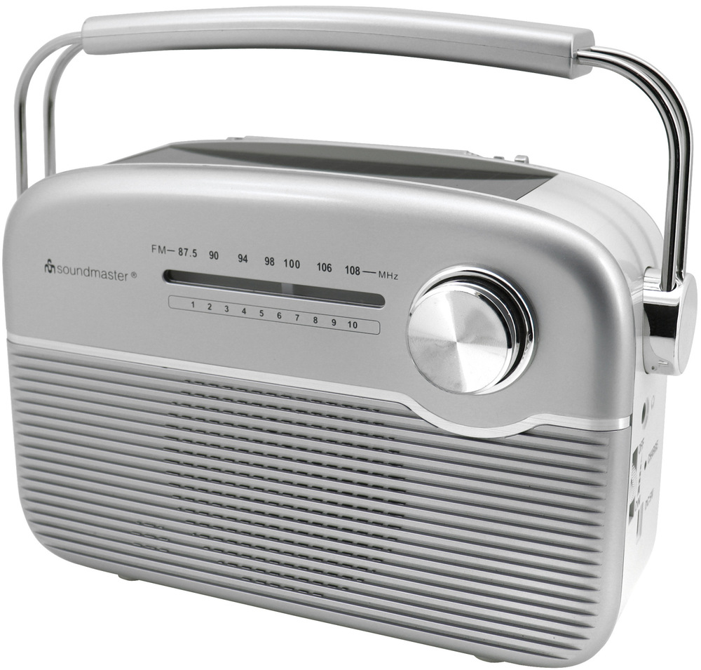 Retro prenosné rádio Soundmaster TR480SI, strieborná farba, pohľad z boku so stupnicou FM a ovládacím gombíkom.