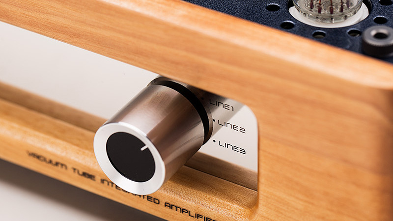 Zosilňovač Cayin MT-12N 6P1 hnedý Zosilňovač Cayin MT-12N prináša špičkový analógový stereo výkon