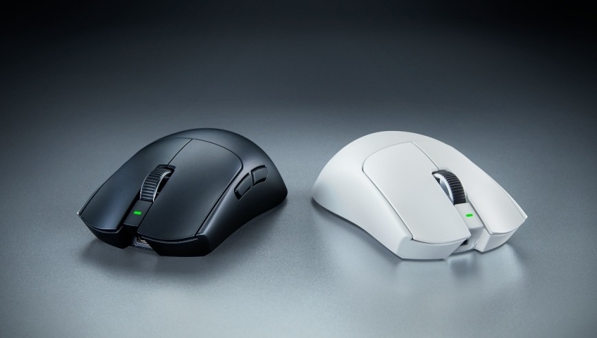 Myš Razer Viper V4 Pro čierna Čierne a biele prevedenie myši vedľa seba