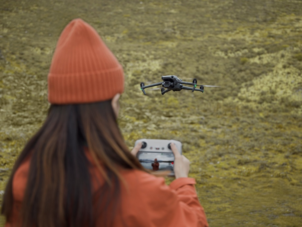 Dron DJI Mavic 3 Classic (DJI RC) Dron DJI Mavic 3 Classic (DJI RC)