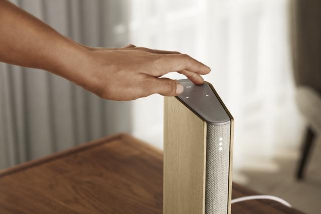 Reproduktor Bang & Olufsen Beosound Emerge, zlatý