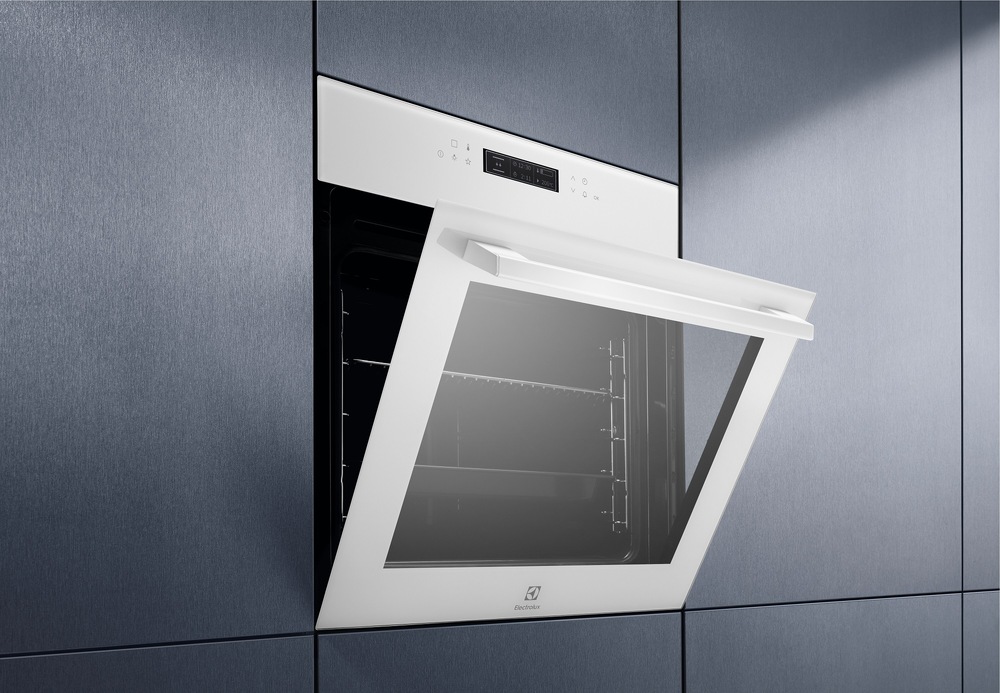 Rúra Electrolux Série 700 EOE7F31V biela Rúra Electrolux Série 700 EOE7F31V biela