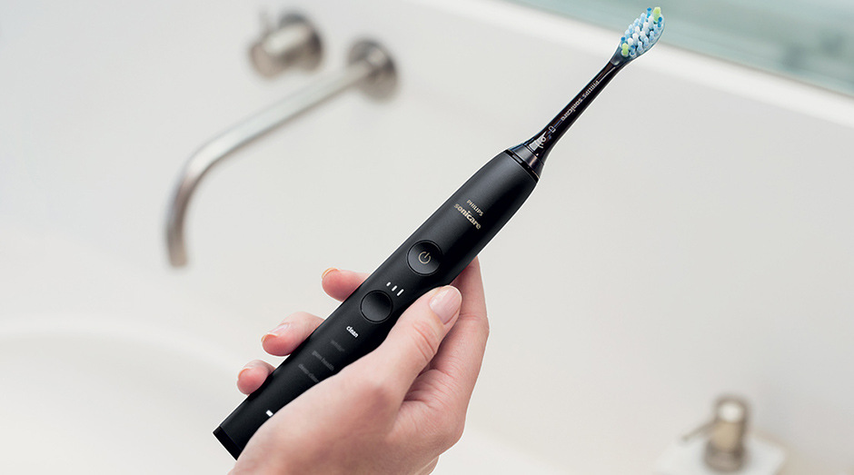 Zubná kefka Philips Sonicare 9000 DiamondClean HX9911/09 čierna Zubná kefka Philips Sonicare 9000 DiamondClean HX9911/09 čierna