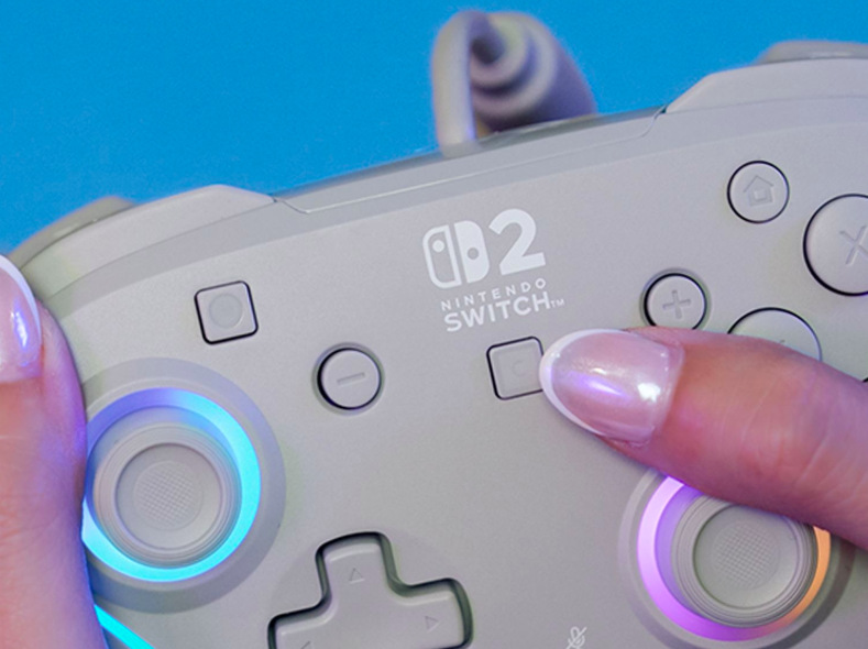 Gamepad Turtle Beach Afterglow Wave Wired RGB, NS2 sivý Hráčka stlačením tlačidla C otvára funkciu GameChat na gamepade pre Nintendo Switch 2″ width=
