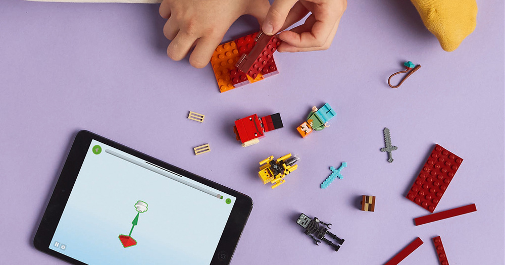 Stavebnica LEGO® Minecraft® 21266 Lávová bitva v Netheru Alex, wither kostlivec, blaho a chodec prinášajú veľa možností na hranie a vymýšľanie vlastných príbehov.