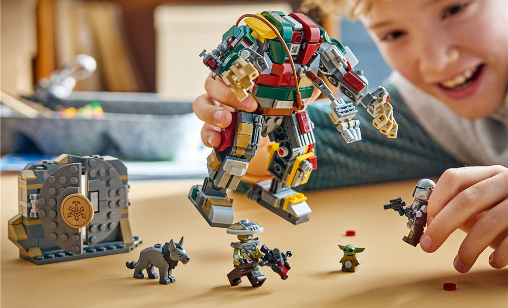 Stavebnica LEGO® Star Wars™ 75451 Súboj so strážnym droidom v paláci Hutta Trojramenný strážny droid ponúka pohyblivé časti, vystreľovače a miesto pre Grogua vo vnútri modelu.