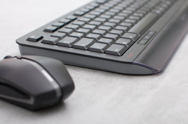 Klávesnica s myšou Cherry GENTIX DESKTOP CZ+SK čierna Klávesnica s myšou Cherry GENTIX DESKTOP CZ+SK čierna