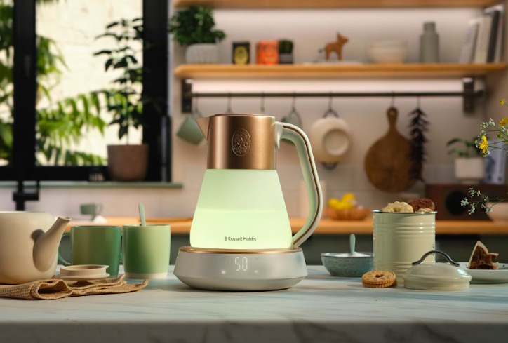 Rýchlovarná kanvica RUSSELL HOBBS Calm 27450-70 biela/zlatá Rýchlovarná kanvica Russell Hobbs 27450-70 Calm