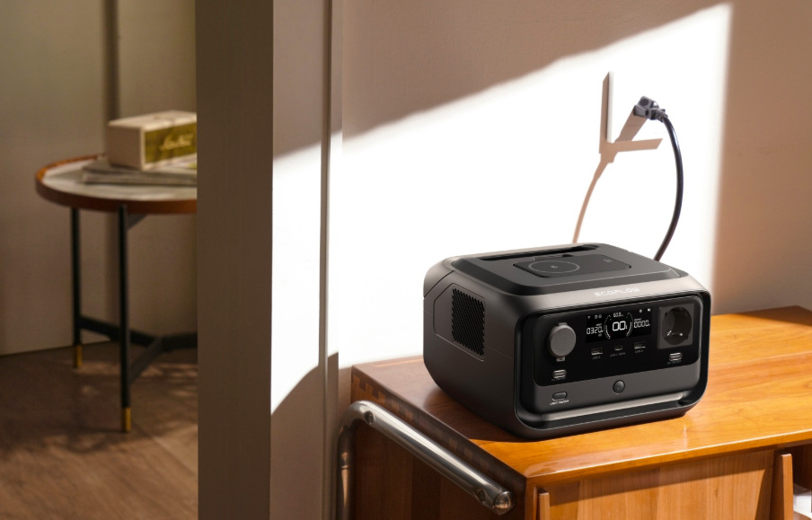 Nabíjacia stanica EcoFlow RIVER 3 Plus Wireless čierna Nabíjacia stanica EcoFlow RIVER 3 Plus Wireless - čierna