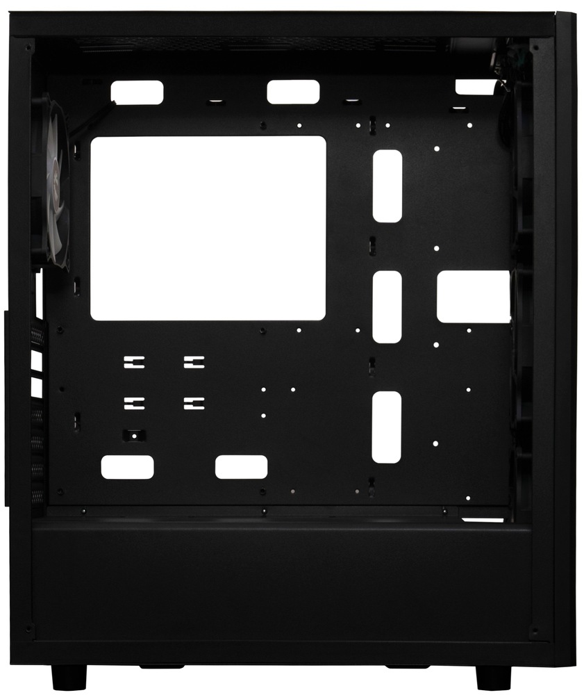 Case BitFenix Grafi čierna Na fotografii je pohľad dovnútra prázdnej čiernej PC skrine zo strany - je vidieť montážne plate pre základnú dosku s veľkým výrezom pre backplate chladiča a niekoľko priechodiek pre vedenie káblov. Vľavo je osadený zadný ventilátor a dole je oddelený kryt pre zdroj (PSU zhroud), ktorý schováva kabeláž a disky. Predná časť skrine je pripravená na montáž ventilátorov alebo radiátora.
