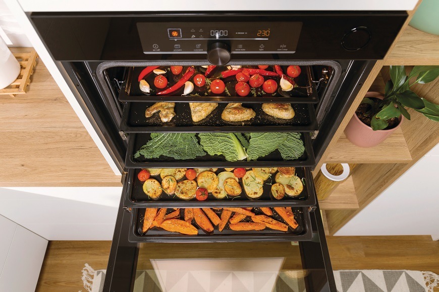Rúra Gorenje Essential BPS6737E14X čierna/nerez Vstavaná rúra Gorenje BPS6737E14X, nerezová, BigSpace, 77 litrov