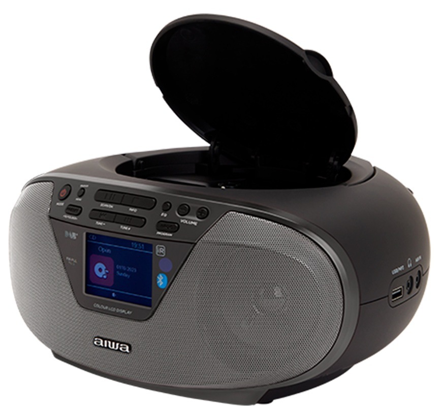 Rádiomagnetofón s DAB+/CD AIWA BBTU-500DAB čierny Čierny rádioprijímač DAB+/CD Aiwa BBTU-500DAB má otvorený vrchný kryt na CD.