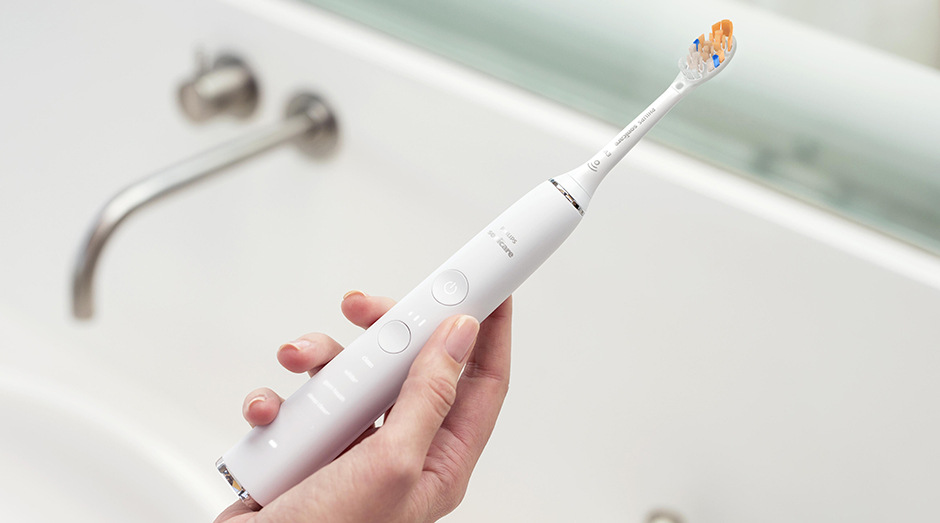 Zubná kefka Philips Sonicare 9400 DiamondClean HX9917/88 biela Philips HX9917/88 Sonicare 9400 DiamondClean