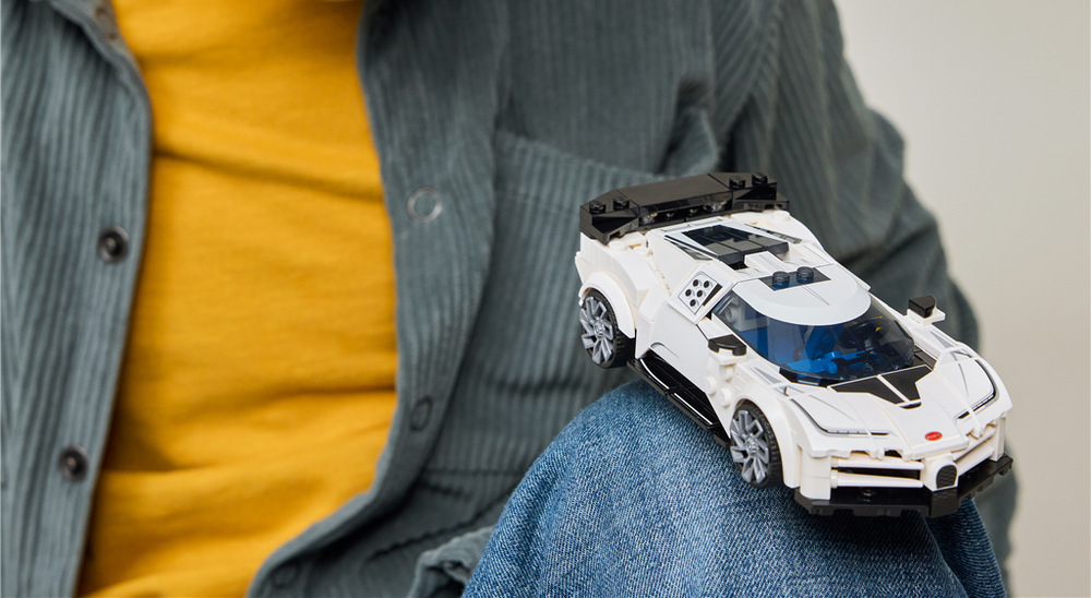 Stavebnica LEGO® Speed Champions 77240 Hyper sportovní auto Bugatti Centodieci Bugatti Centodieci ponúkajú prepracovanú repliku skutočného hypervozu s typickými športovými detailmi.
