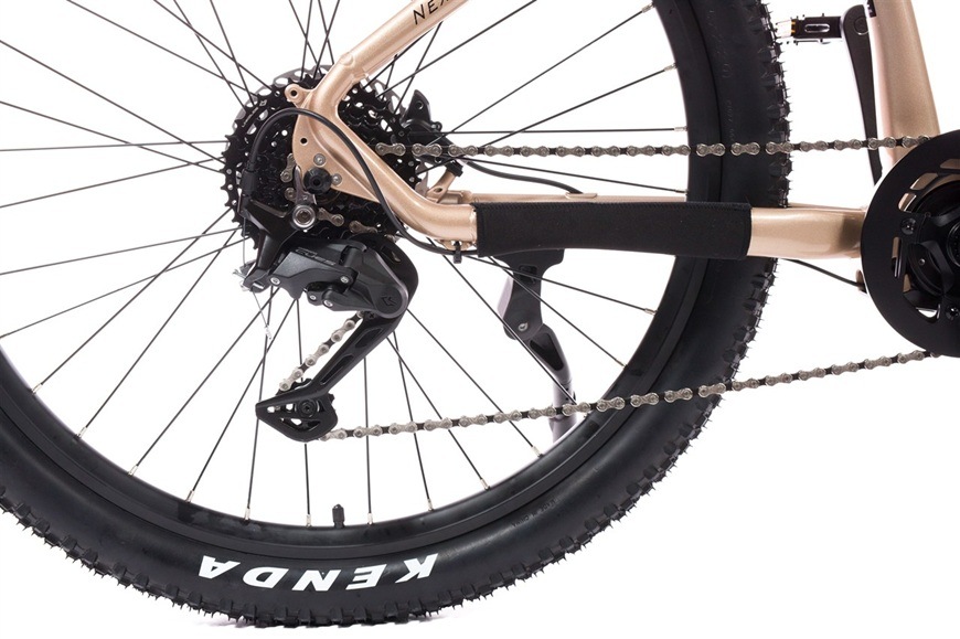 Elektrobicykel GoGEN Nexora MX 27,5" 18" 2026 čierne/champagne Detail obrázku elektrobicykla.