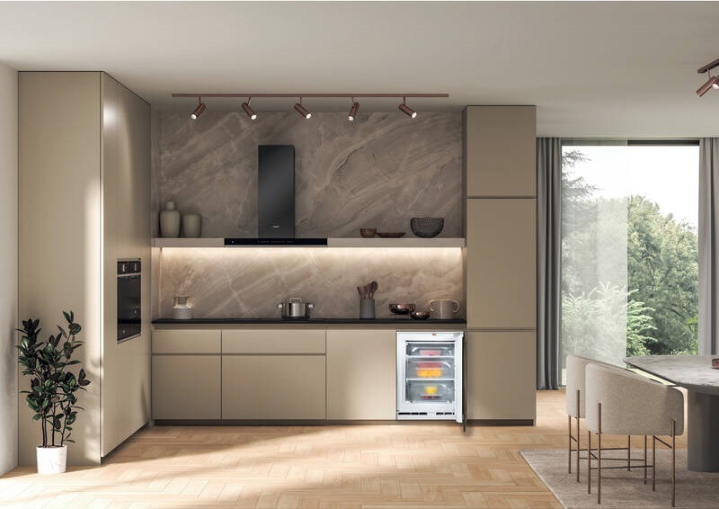 Mraznička Whirlpool WBUFZ011 biela Mraznička Whirlpool WBUFZ011 šuplíková, vstavaná