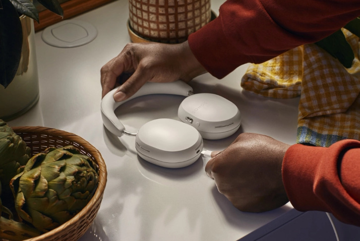 Slúchadlá SONOS Ace čierna