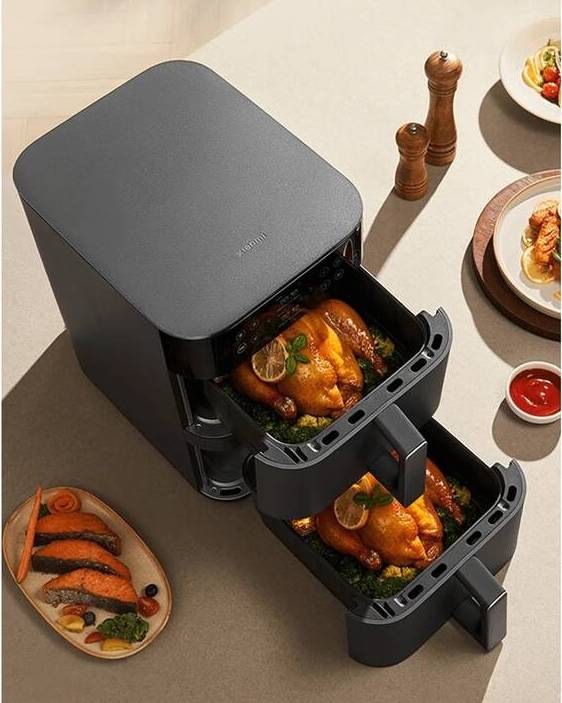 Fritéza teplovzdušná Xiaomi Dual Zone Smart Air Fryer 12 l BHR0883EU čierna Teplovzdušná fritéza s dvoma košmi pri príprave pečeného kurčaťa, varenie viacerých jedál súčasne v modernej kuchyni