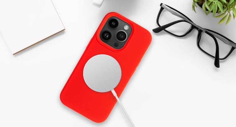 Kryt na mobil FIXED MagFlow s podporou MagSafe na Apple iPhone 14 Pro červený Kryt na mobil FIXED MagFlow s podporou MagSafe na Apple iPhone 14 Pro červený