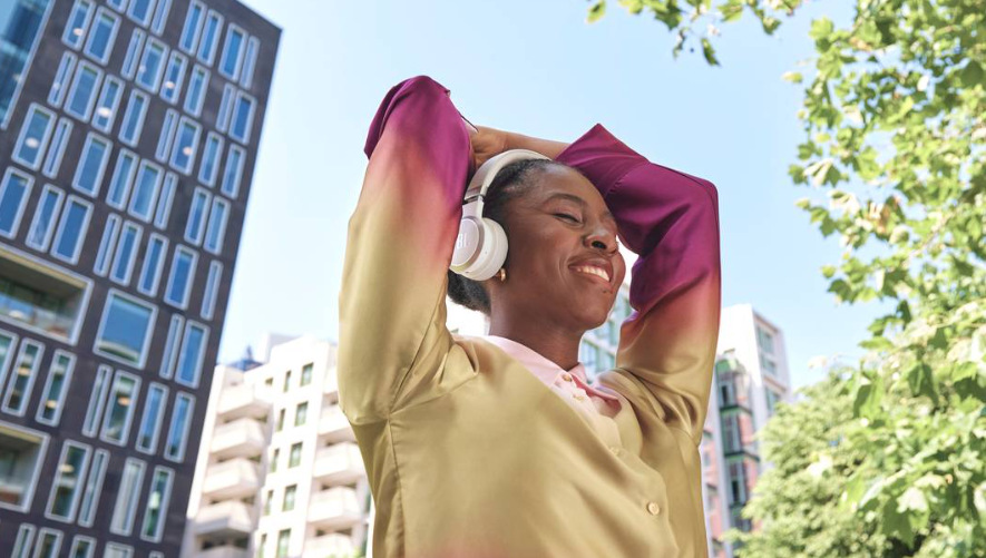 Slúchadlá JBL Live 670NC čierna Slúchadlá JBL Live 670NC čierna