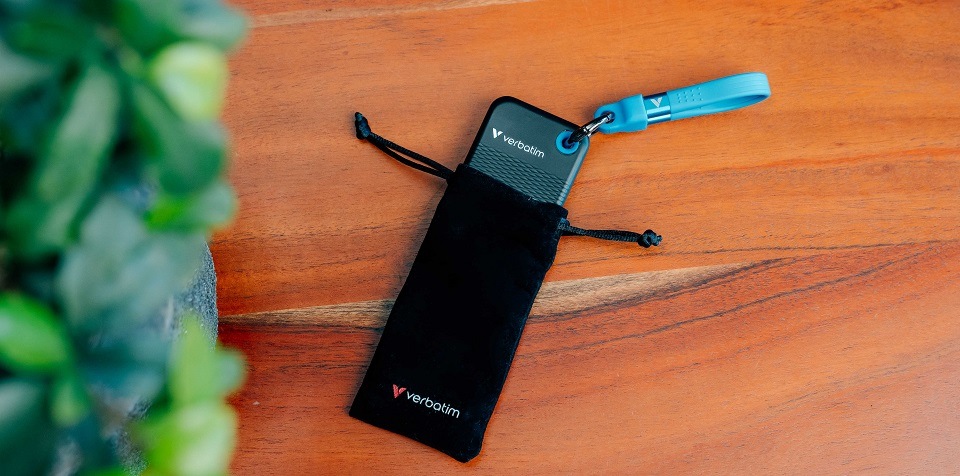 SSD externý Verbatim Pocket 1TB čierny/modrý SSD externý Verbatim Pocket 1TB čierny/modrý