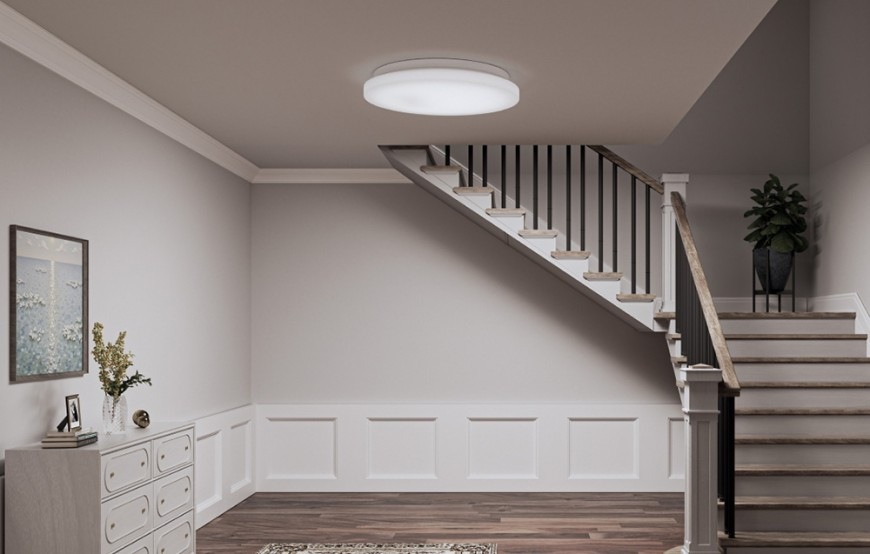 LED stropné svietidlo Yeelight MercuryE C300 s pohybovým senzorom biele Stropné svietidlo Yeelight MercuryE C300 so senzorom pohybu inštalované v interiéri