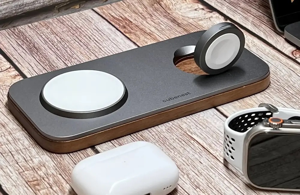 Bezdrôtová nabíjačka Cubenest K200 Pre 2v1 s podporou uchytenia MagSafe strieborná Bezdrôtová nabíjačka Cubenest K200 Pre 2v1 s podporou uchytenia MagSafe strieborná