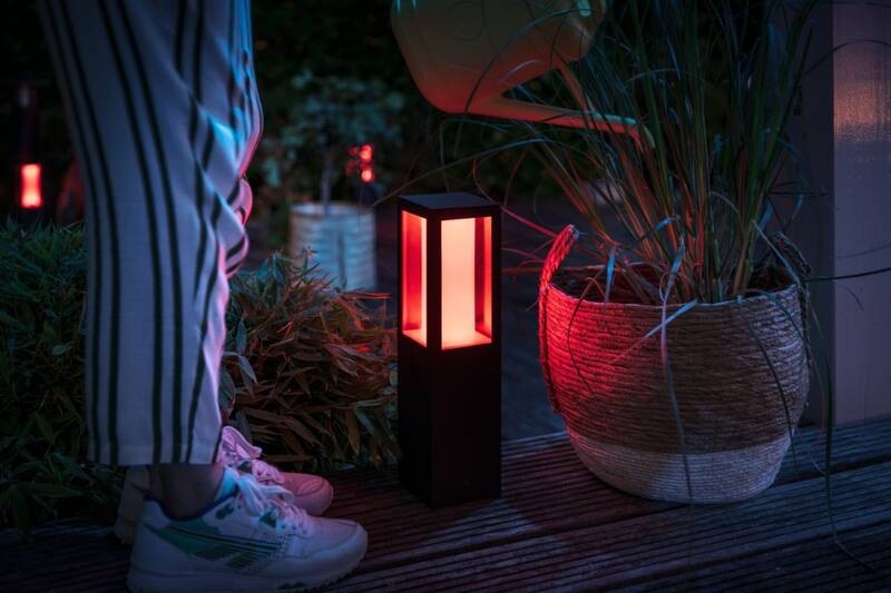 Svietidlo vonkajšie Philips Hue Impress White and Color Ambiance, stĺpik 12V čierne Svietidlo vonkajšie Philips Hue Impress White and Color Ambiance, stĺpik 12V čierne