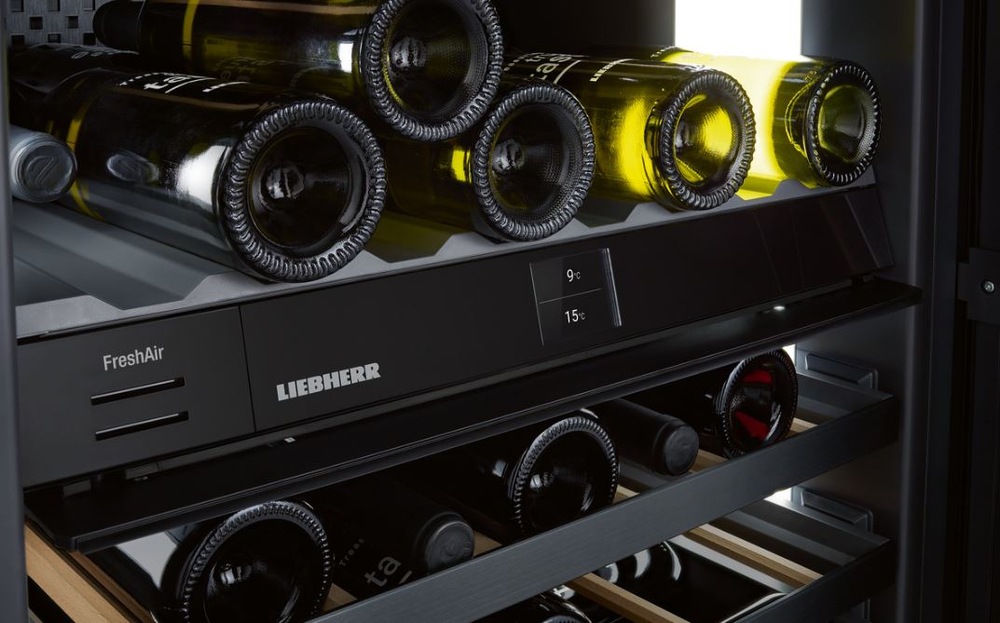 Vínotéka Liebherr Vinidor Selection UWpri 3762 čierna Vinotéka Liebherr UWpri 3762, vstavaná