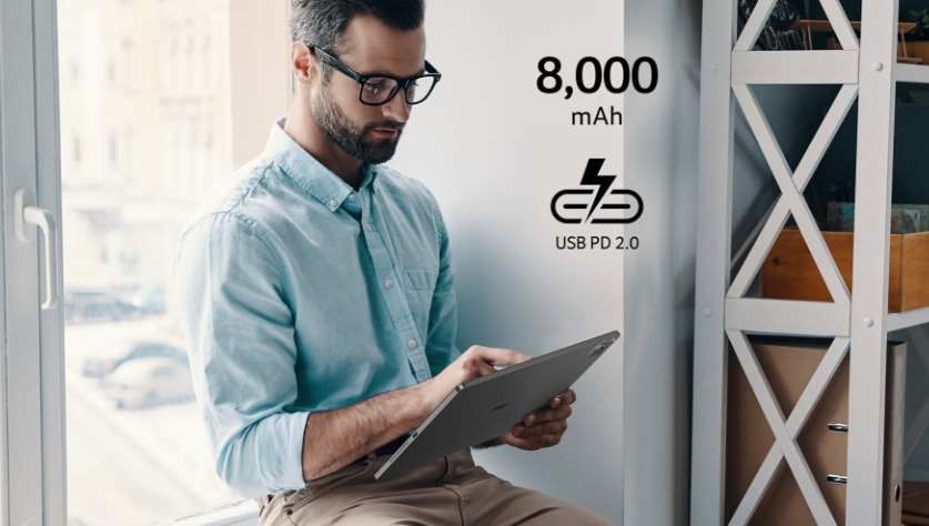Acer Iconia Duo S12 zaujme aj nadštandardnou výdržou vďaka batérii s kapacitou 8 000 mAh