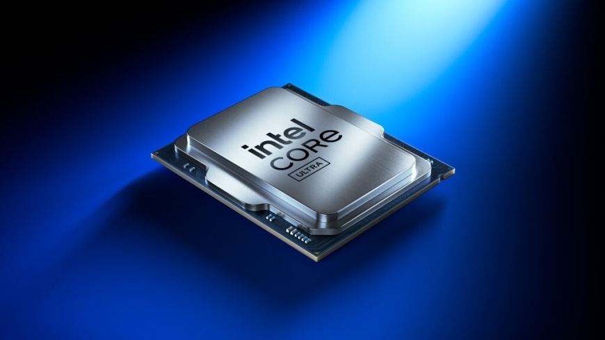Procesor Intel Core Ultra 7 270K Plus Procesor Intel Core Ultra 7 270K Plus samostatne na modrom podklade