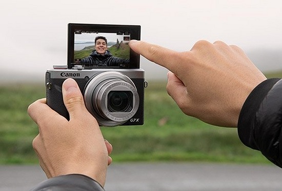 Digitálny fotoaparát Canon PowerShot G7X Mark III strieborný Digitálny fotoaparát Canon PowerShot G7X Mark III strieborný
