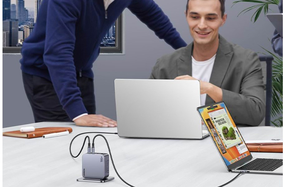 Nabíjačka do siete UGREEN Nexode 160 W GaN, 1x USB. 3x USB-C sivá Nabíjačka do siete UGREEN Nexode 160 W GaN, 1x USB. 3x USB-C - šedá