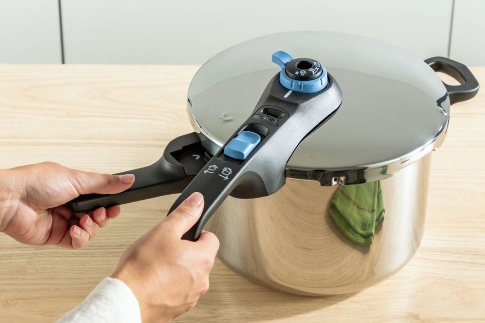 Tlakový hrniec Tefal Secure Trendy P2580402, 4 l nerez