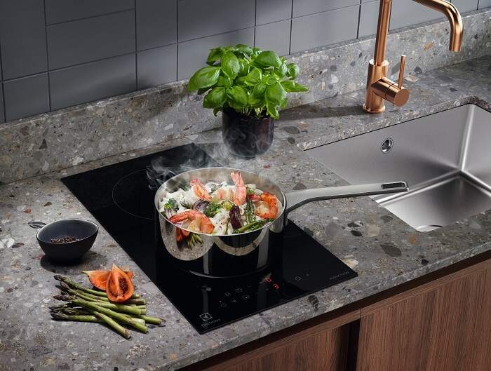 Indukčná varná doska Electrolux LIT30230C čierna Indukčná varná doska Electrolux LIT30230C čierna