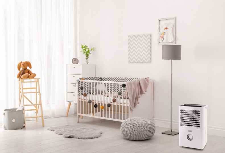 Odvlhčovač Black+Decker BXDH12E