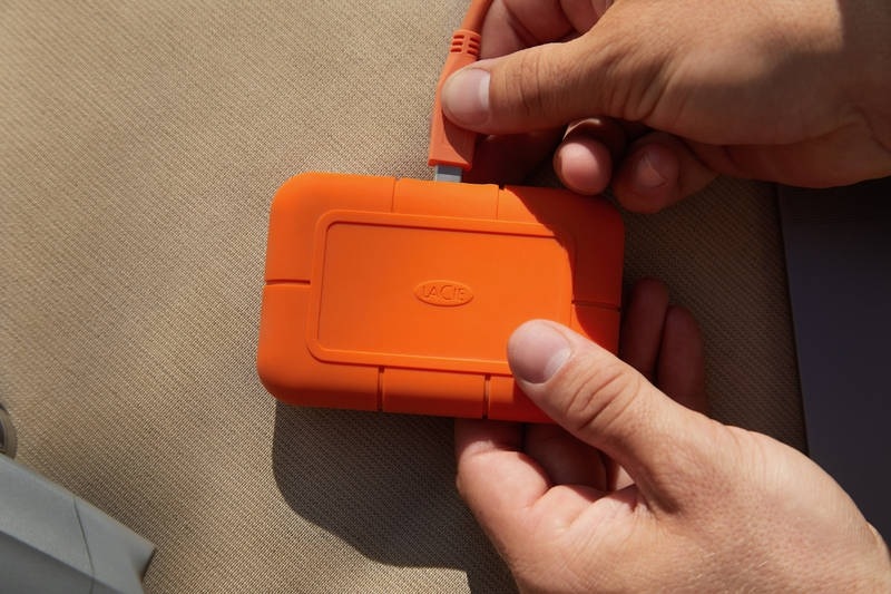SSD externý Lacie Rugged 4 TB oranžový LaCie Rugged 4 TB, oranžová