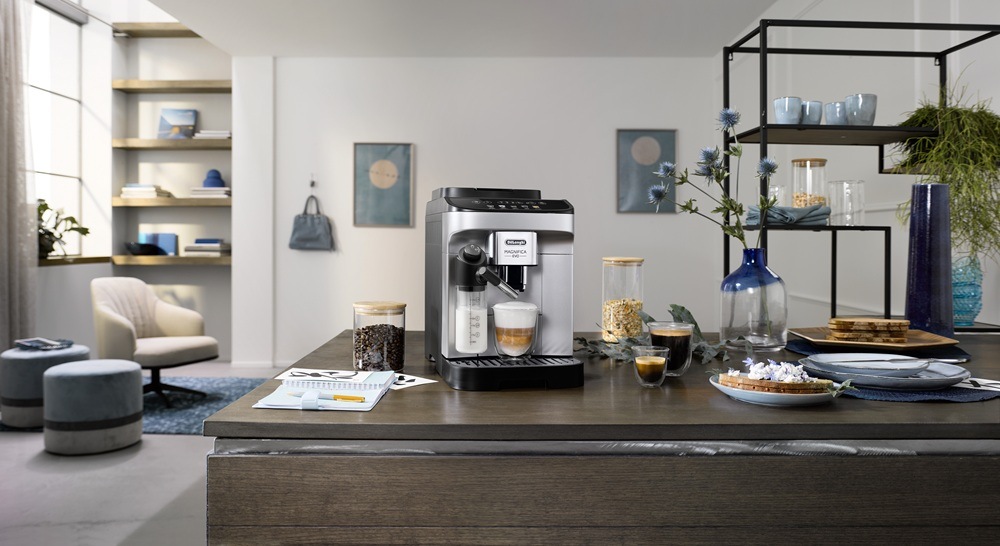 De'Longhi Magnifica Evo Ecam 290.61 SB, čierna/strieborná