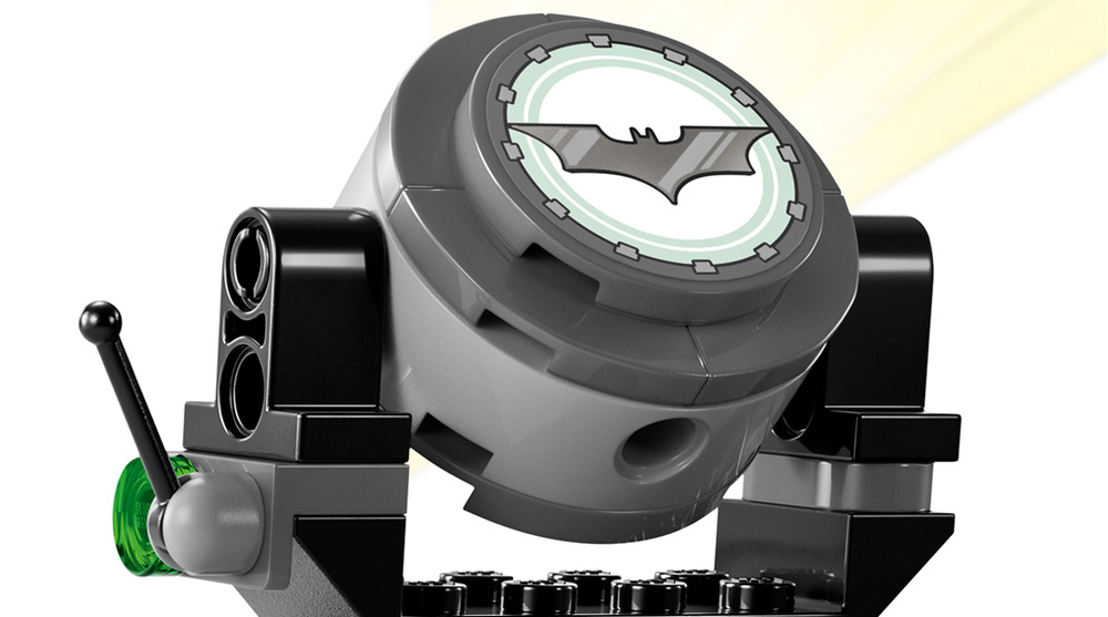 Stavebnica LEGO® DC Batman™ 76303 Batman™ Tumbler vs. Two-Face™ a Joker™ Bat-Signál je možné nakláňať a otáčať o 360 stupňov v oboch smeroch, takže Batman môže vyraziť na ďalšiu misiu.