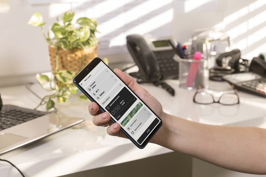 Vopred plnená práčka Gorenje WPNEI84A1SWB, čierna, mobilná aplikácia ConnectLife