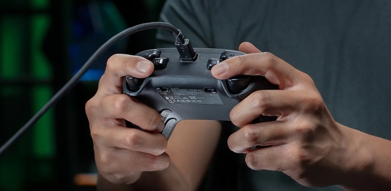 Gamepad Razer Wolverine V3 Tournament Ed. 8K PC čierny
