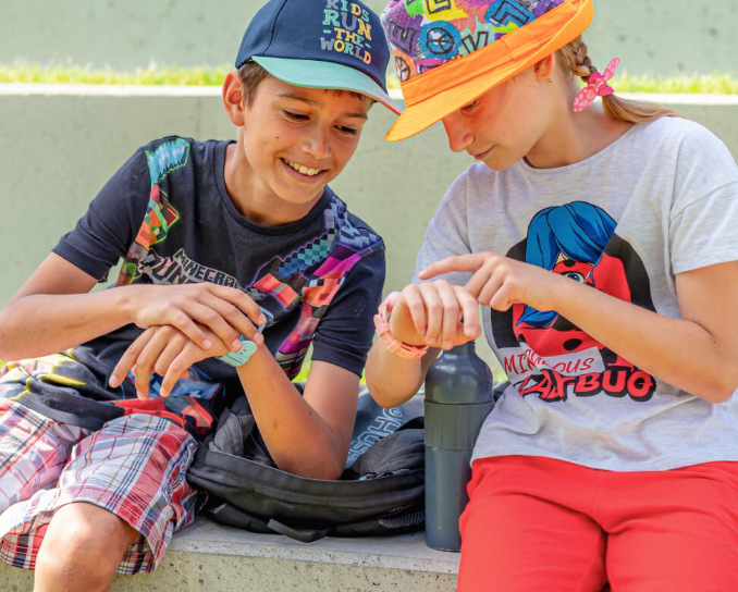 Inteligentné hodinky Carneo GuardKid+ 4G Ultra modré