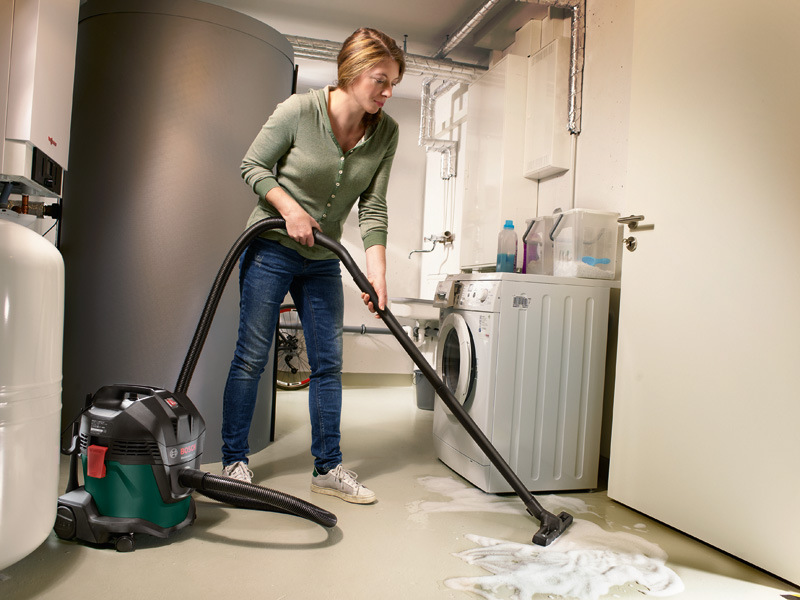 Viacúčelový vysávač Bosch UniversalVac 15 Viacúčelový vysávač Bosch UniversalVac 15