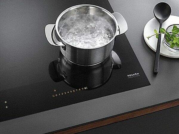 Indukčná varná doska Miele KM7404 FX