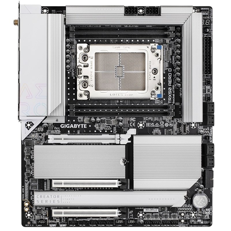 Základná doska GIGABYTE TRX50 AERO D Základná doska Gigabyte TRX50 AERO D v čiernej a striebornej farbe.
