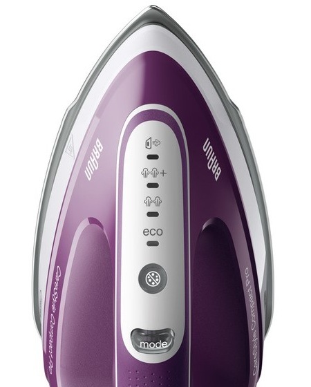 Žehliaci systém Braun CareStyle Compact Pro IS2577.VI biely/fialový Žehliaci systém Braun IS2577.VI CareStyle Compact Pro a ukážka ovládania na rukoväti