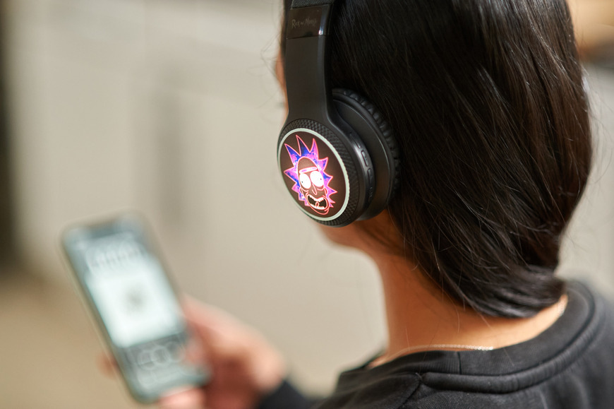 Lazerbuilt Rick & Morty Light-Up Bluetooth, čierna