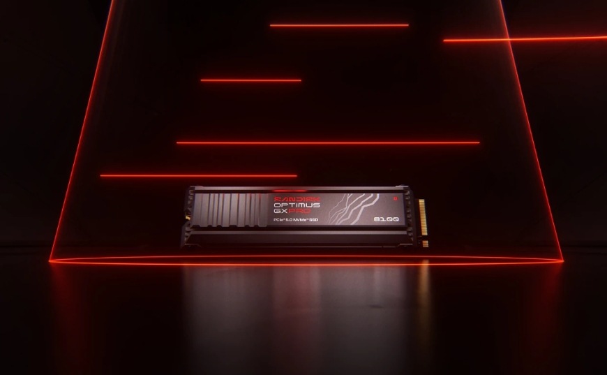 SSD SANDISK Optimus GX PRO 8100 4 TB Heatsink - PCIe 5.0 (NVMe) čierny SSD SANDISK Optimus GX PRO 8100 Heatsink s červeným svetelným efektom