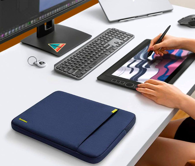 Púzdro na notebook tomtoc Sleeve na 14" MacBook Pro - modré